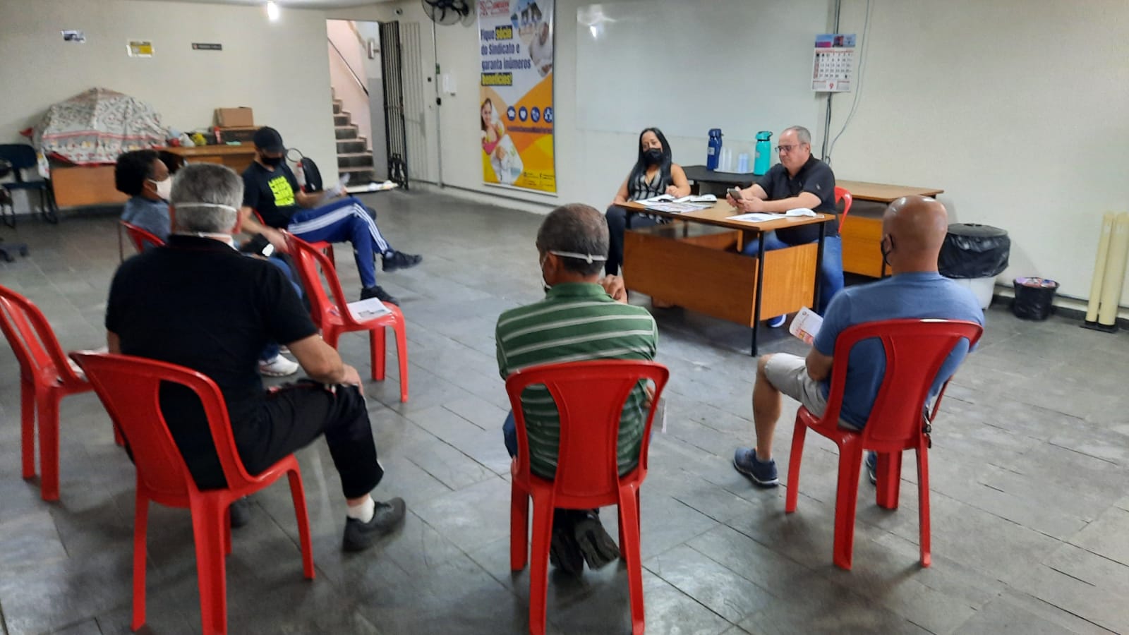 Imagem de Diretoria de base do Sindicato debate ações contra PEC-32