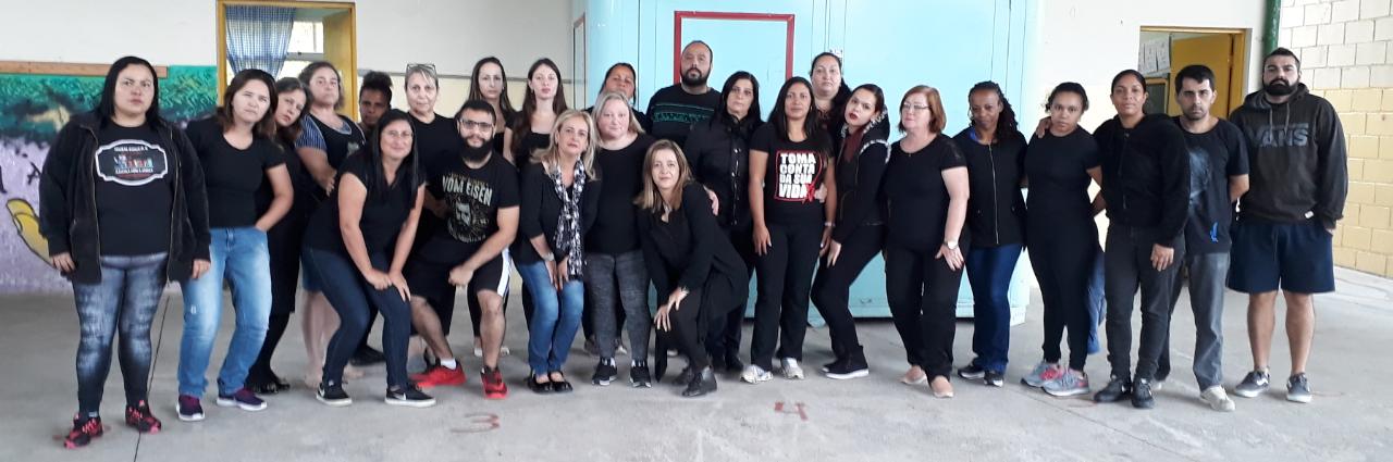 Imagem de #ExigimosRespeito Professores andreenses vestem preto em solidariedade à docente agredida em uma rede social