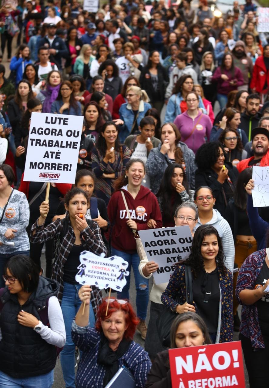 Imagem de #Reaja Educadores Andreenses param em defesa da aposentadoria
