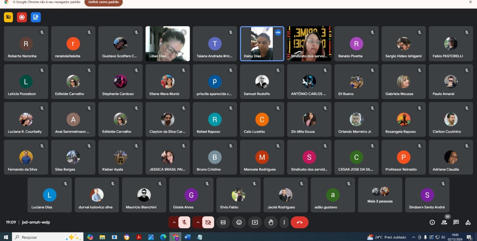Imagem de Professores de Educação Física mantêm estado de greve e aprovam mobilização para o início do ano letivo
