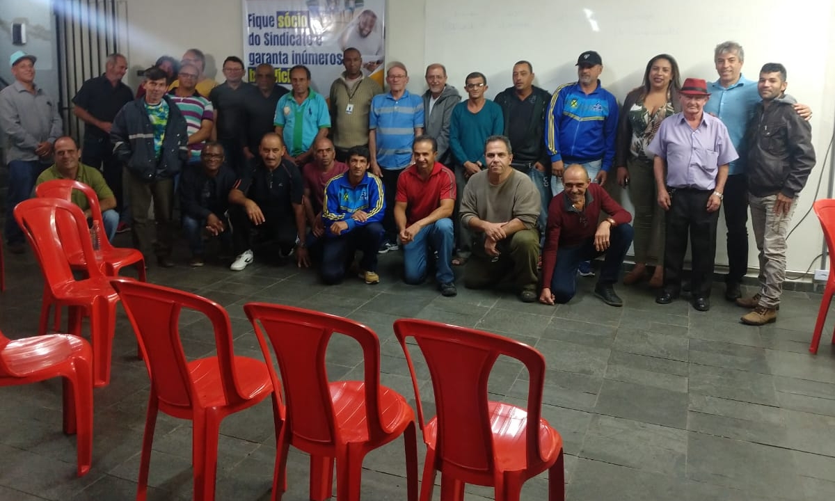 Imagem de Reclassificação Já: Servidores operacionais aprovam Comissão em Assembleia 