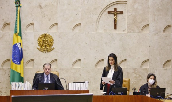 Imagem de STF julga inconstitucional a redução de salários e jornada de servidores